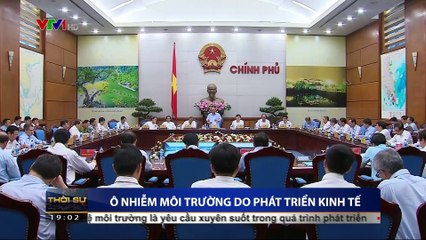 Thủ tướng Nguyễn Xuân Phúc họp bàn về vấn đề ô nhiễm môi trường do phát triển kinh tế