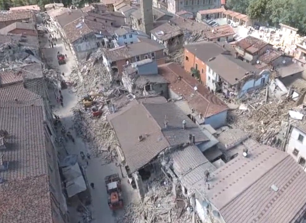Les images aériennes des dégâts du séisme en Italie