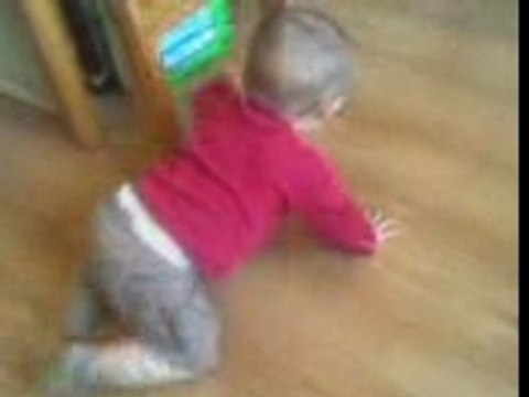 30-07-07 je fais du 4 pattes