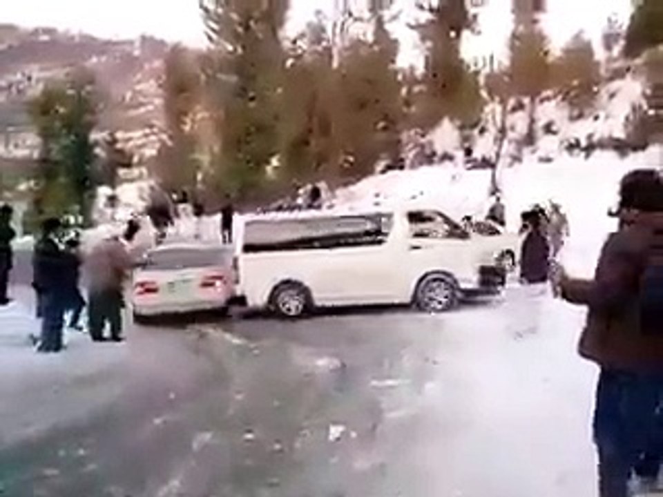 کمزور دل حضرات نہ دیکھیں ! ایسا بھی ہوتا ہے