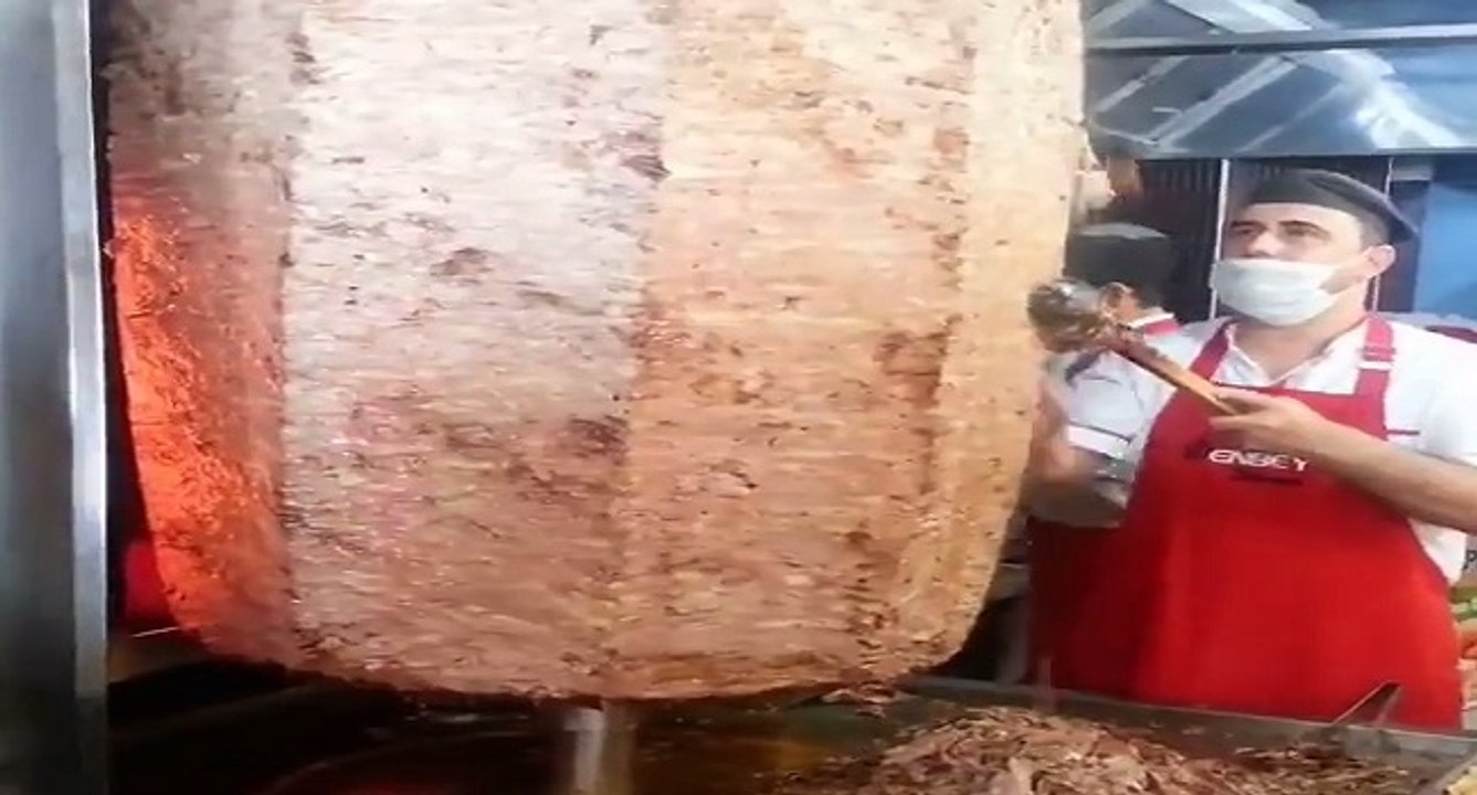Ce kebab est tous simplement gigantesque