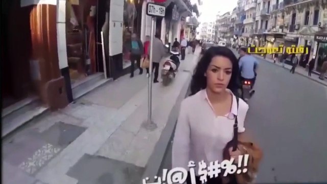 Elle se fait insulter dans la rue à cause de sa tenue