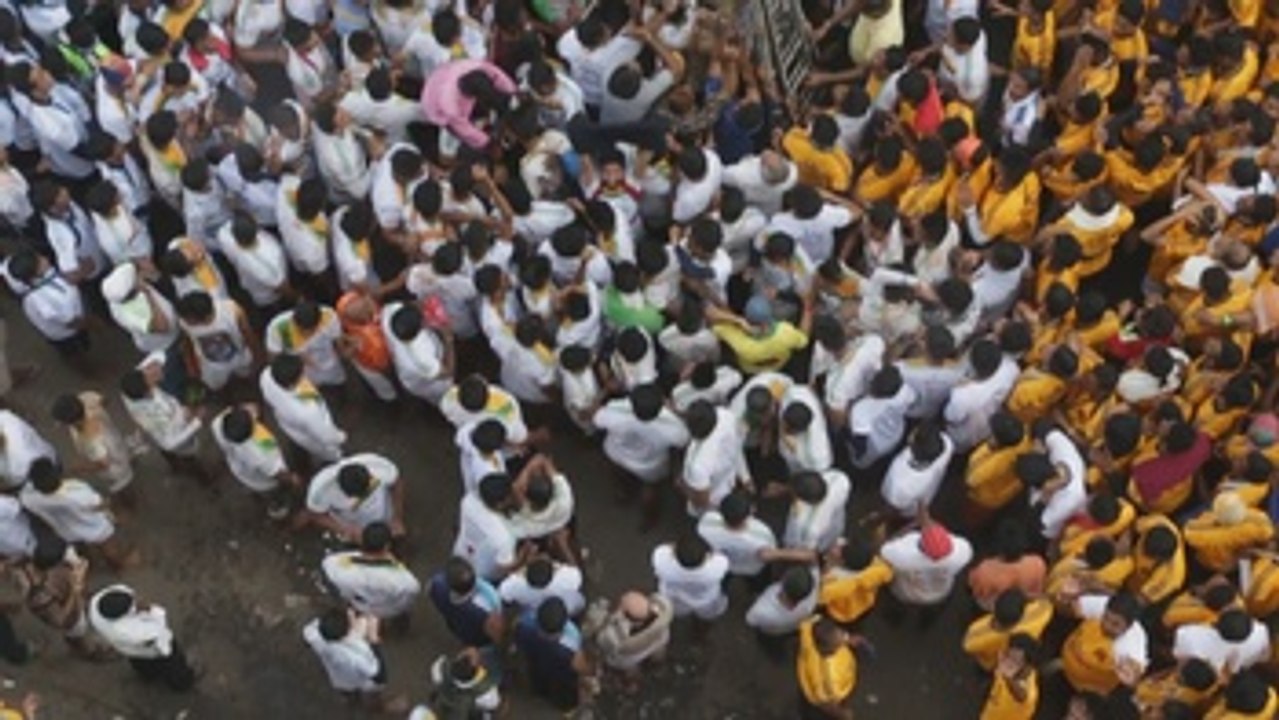 Protestas en India por la prohibición a menores de participar en los "dahi handi"