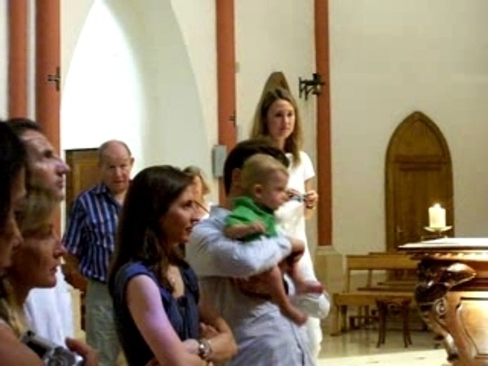 102_3711Baptème de Nicolas en l'église de St Giniez