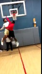 L'énorme poster du jour réalisé par un lycéen qui ne joue même pas au basket !