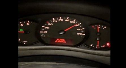 Un conducteur fait le con avec sa voiture de fonction à 150 km/h
