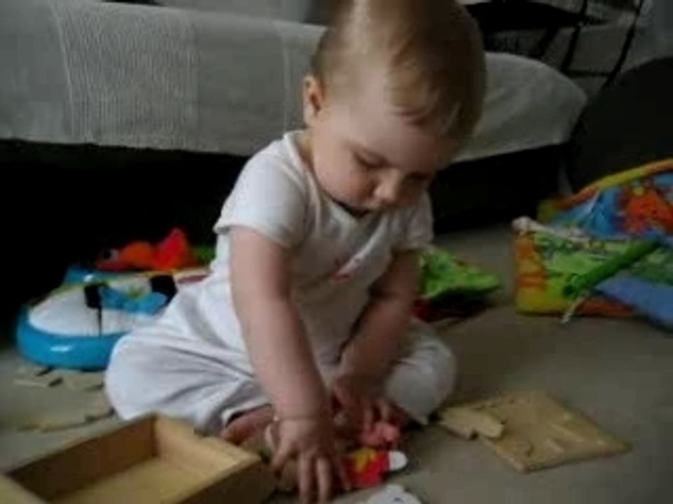 Elléa fait son puzzle