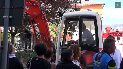 Séisme en Italie : "les répliques menacent les secouristes"