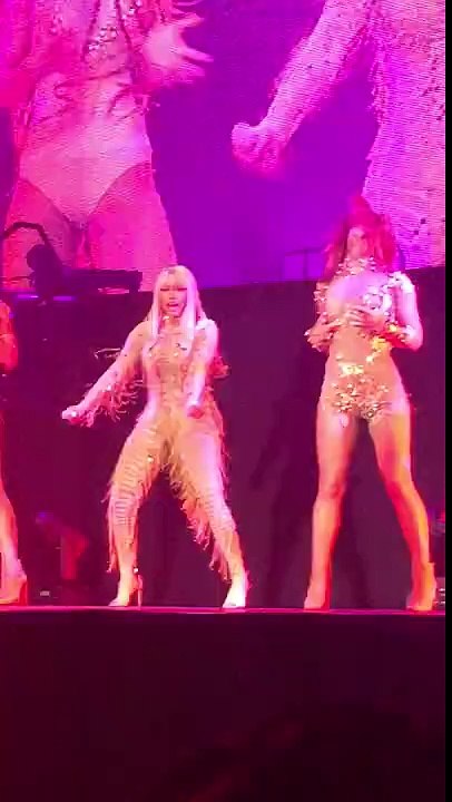 Feeling Myself Nicki Minaj ft Beyonce live SA