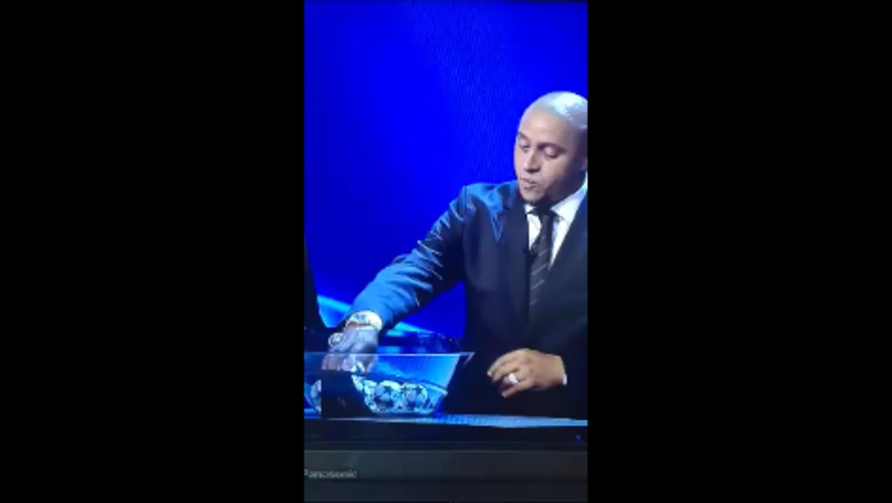 Roberto Carlos Picks A Ball Then Puts It Down And Picks Another!