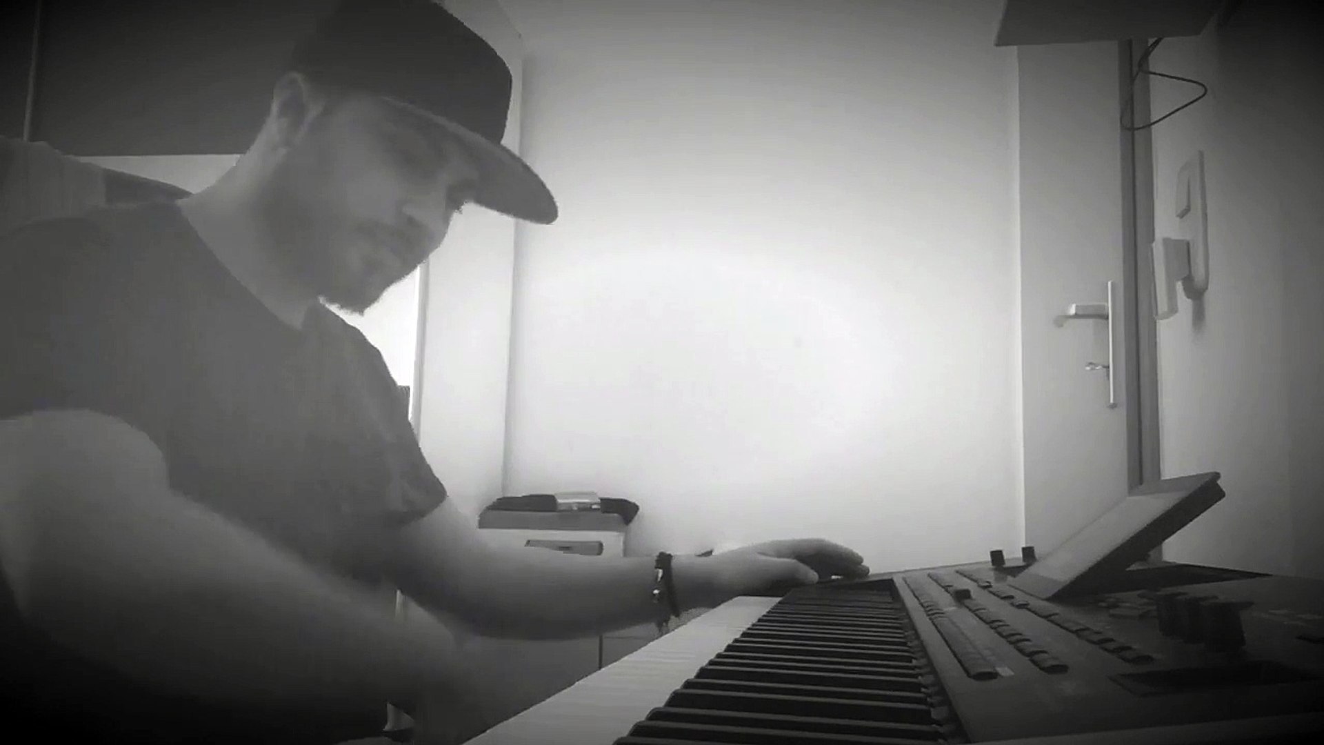 ⁣Eminem - Mockingbird (SkennyBeatz Freestyle)