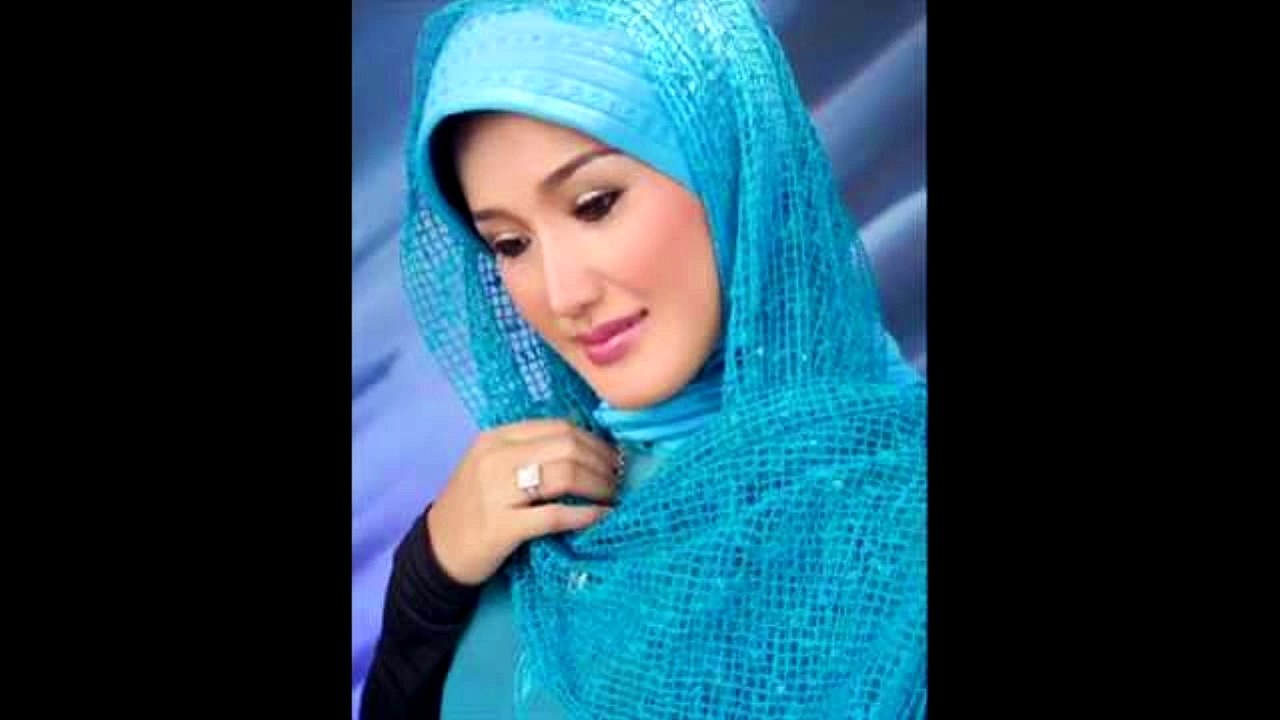 Evie Tamala Cintai Aku Karena Allah
