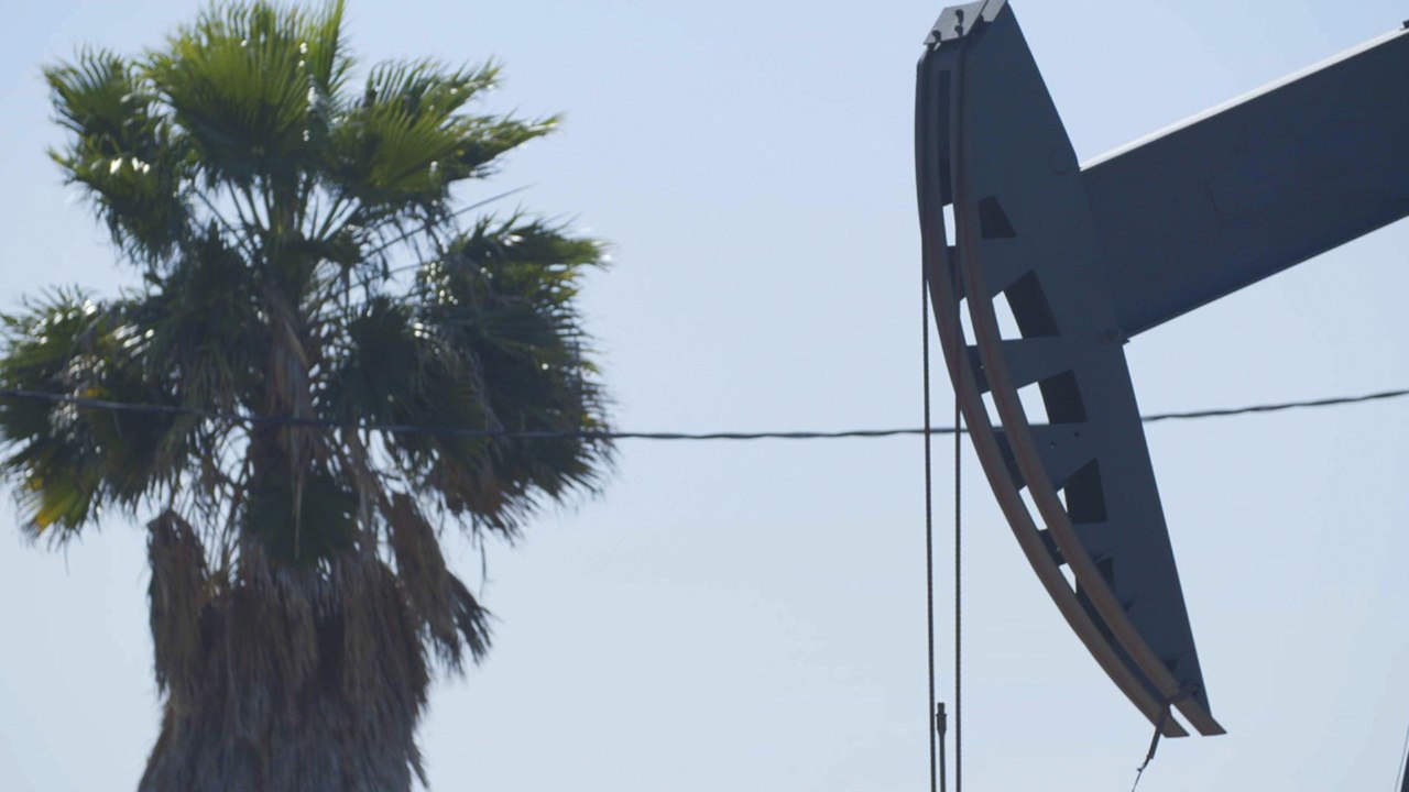 Crude L.A. - California's Urban Oil Fields (Full Length)