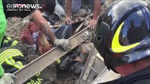 Italia: rescatan a una niña tras pasar 15 horas bajo los escombros