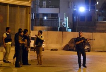 Van'da Polise Saldırı: 2'si Polis 4 Yaralı