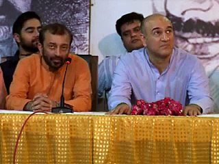 Is Altaf Hussain Is Doing All This For Nawaz Sharif.??