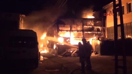Konya-3 İşyeri ve 1 Kamyonet Yanarak Kül Oldu