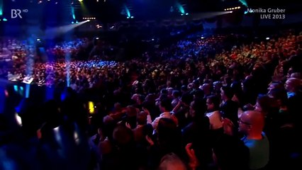 Monika Gruber - Haus bauen