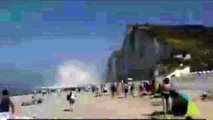 Normandie : une falaise s'écroule sur la plage