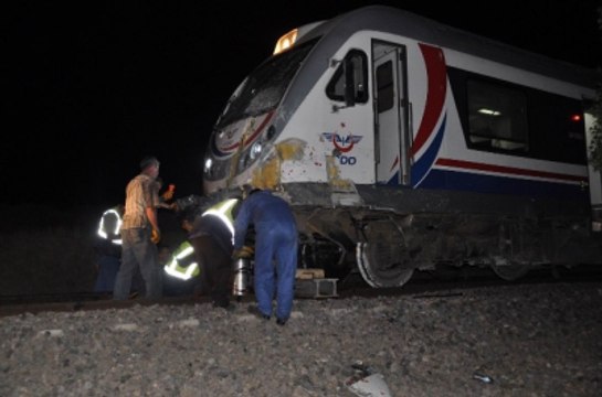 Sivas'ta Raybüs, Traktöre Çarptı: 2 Çocuk Öldü