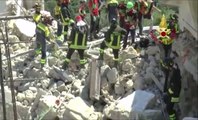 Roma - sisma nel Reatino, Vigili del Fuoco scavano tra le macerie