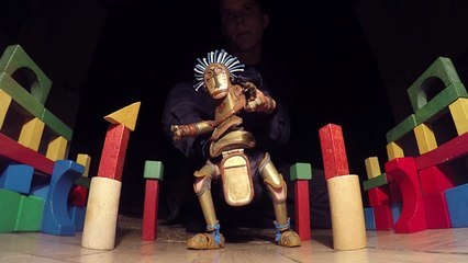 La nouvelle danse de la marionnette MANU