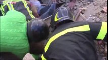 Une fillette de 10 ans extraite des décombres après 17 heures d'attente en Italie