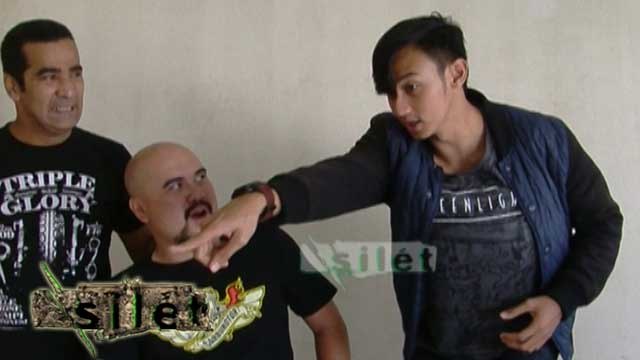 Dudung Terjatuh, Hito Mempraktikan Reka Ulang Kejadian - Silet 27 Agustus 2016