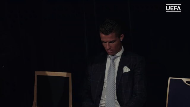 BEHIND THE SCENES: Cristiano Ronaldo & Antoine Griezmann and Gareth Bale hang out before the #UEFABestPlayer award...