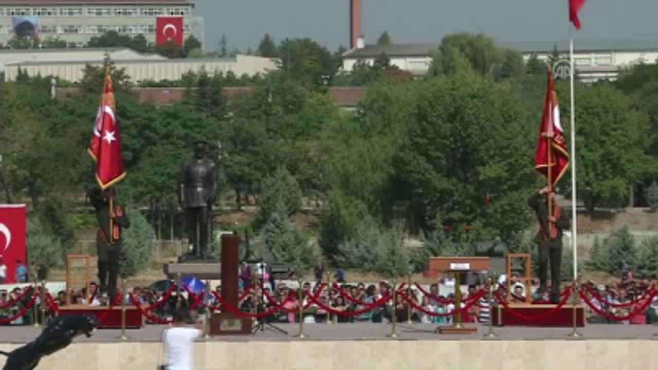 Zırhlı Birlikler Okulu ve Eğitim Tümen Komutanl...