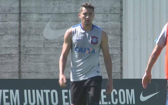 Reforço no campo! Jean faz primeiro treino no Corinthians