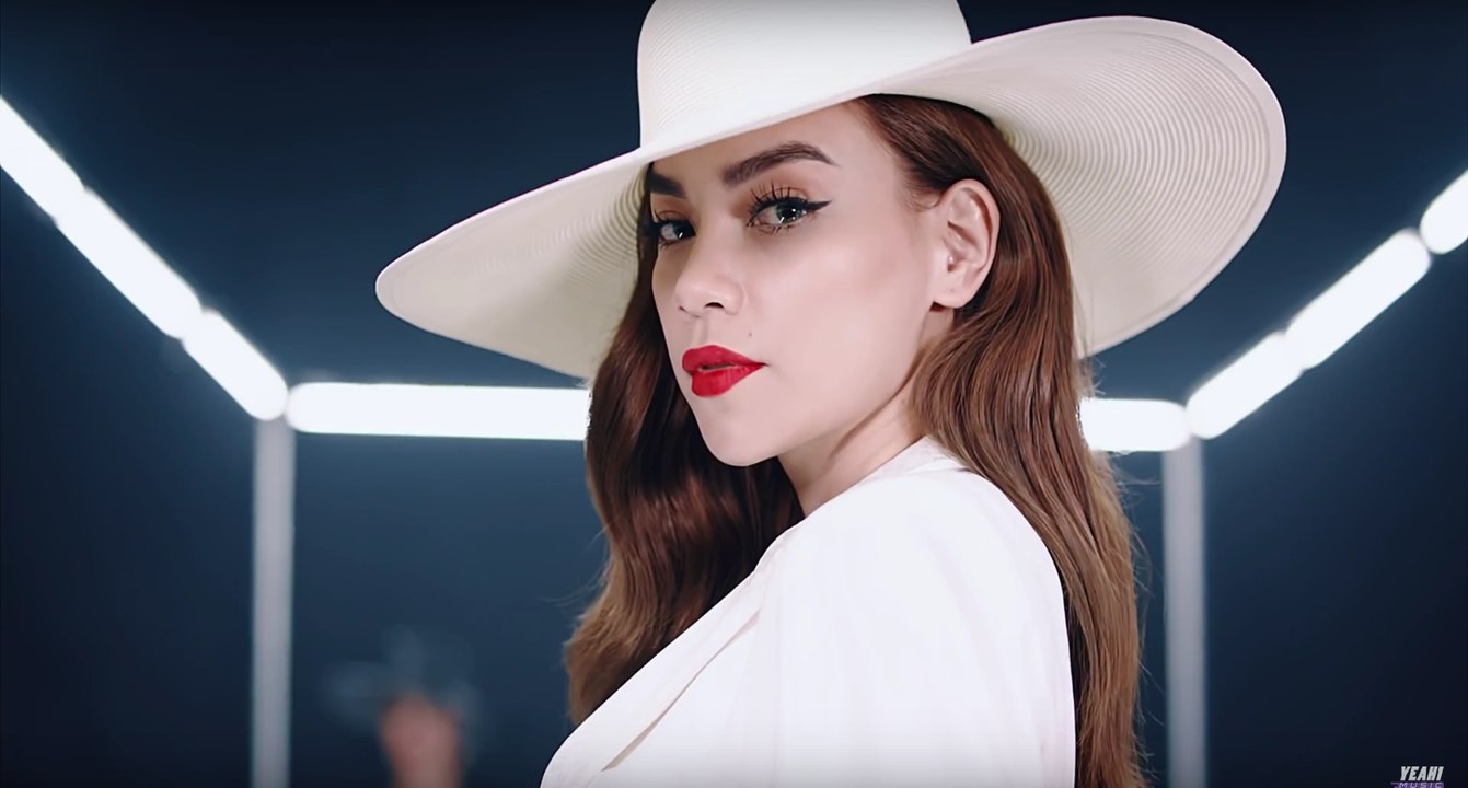 KEEP ME IN LOVE  Hồ Ngọc Hà & team The Face  Official MV