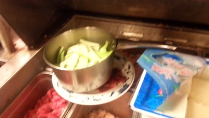 filmou a cozinha de um restaurante chinês antes de ser despedido! É chocante!