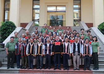 Bộ trưởng Tô Lâm gặp mặt Đoàn đại biểu người có uy tín trong dân tộc thiểu số tỉnh Gia Lai