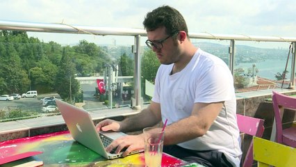 La Turquie suspend un programme européen de bourse universitaire