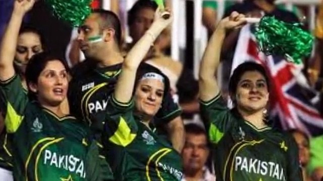 Is Parcham ke saye talay hum aik hain []☪]