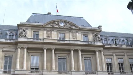 بلديات فرنسية تتحدى قرارا يعلق حظر البوركيني