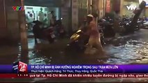 TP.HCM: Đường phố ngập nặng sau mưa lớn