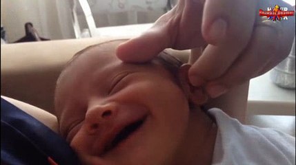 ANNE DOKUNUŞUNDAN MUTLU OLAN BEBEK