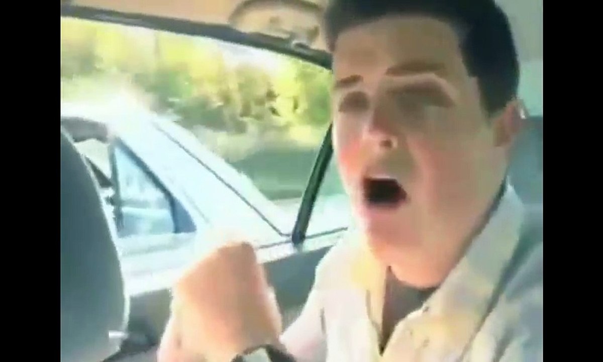 Viral: Esto puede pasar cuando una chica muestra las lolas en la ruta