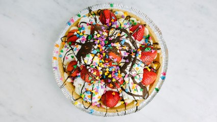 How to Make Banana Split Pie
