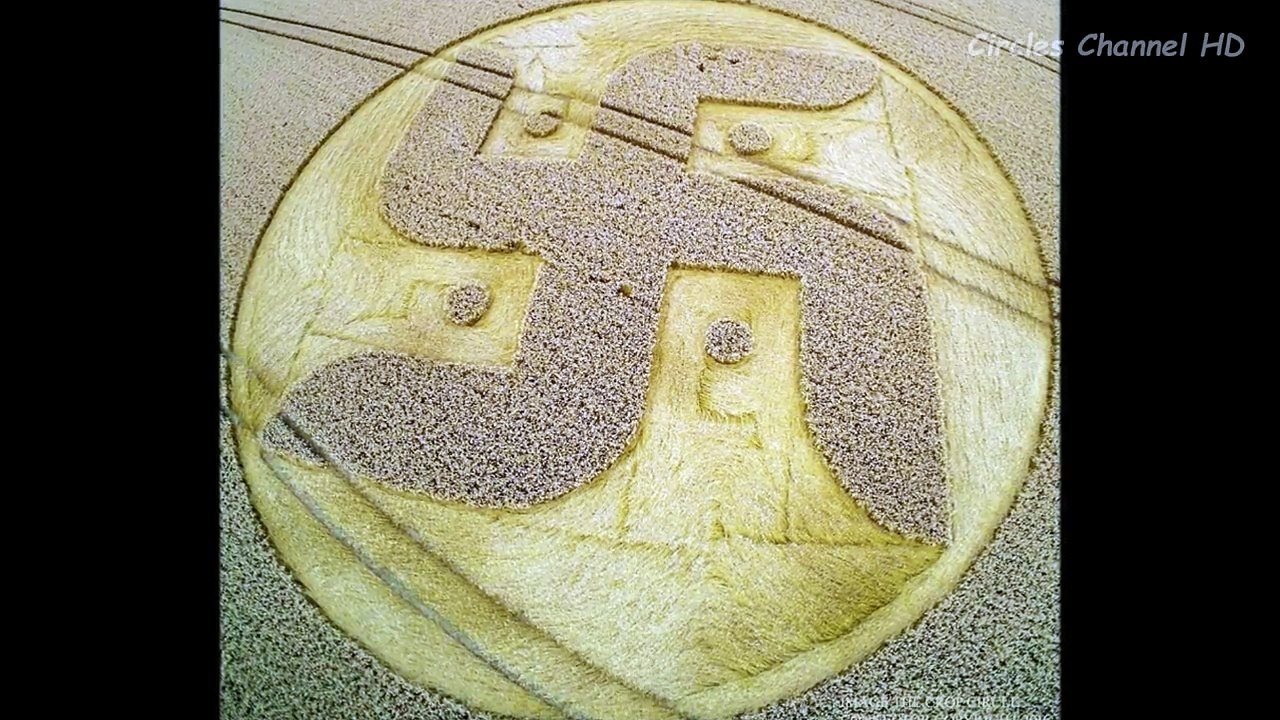 Crop Circles in Cooks Plantation, Nr Beckhampton, Wiltshire, UK - 27th August 2016.