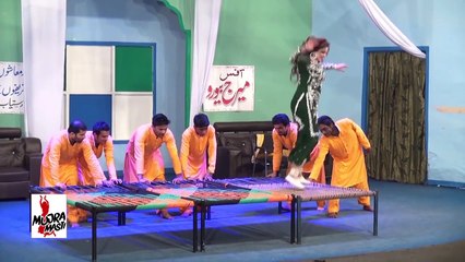 AFREEN KHAN 2016 MUJRA - KAI MANJIYAN TAPNIYAN - PAKISTANI MUJRA DANCE
