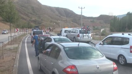 Şiddetti Yağış Yolun Kapanmasına Neden Oldu