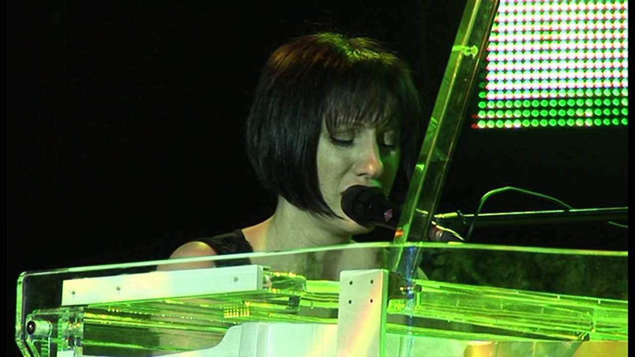 ნუცა შანშიაშვილის კონცერტი ნუორკში 88შოთა კალანდაძის ფილმების ფონზე გაიმართა. მესამე ნაწილი.