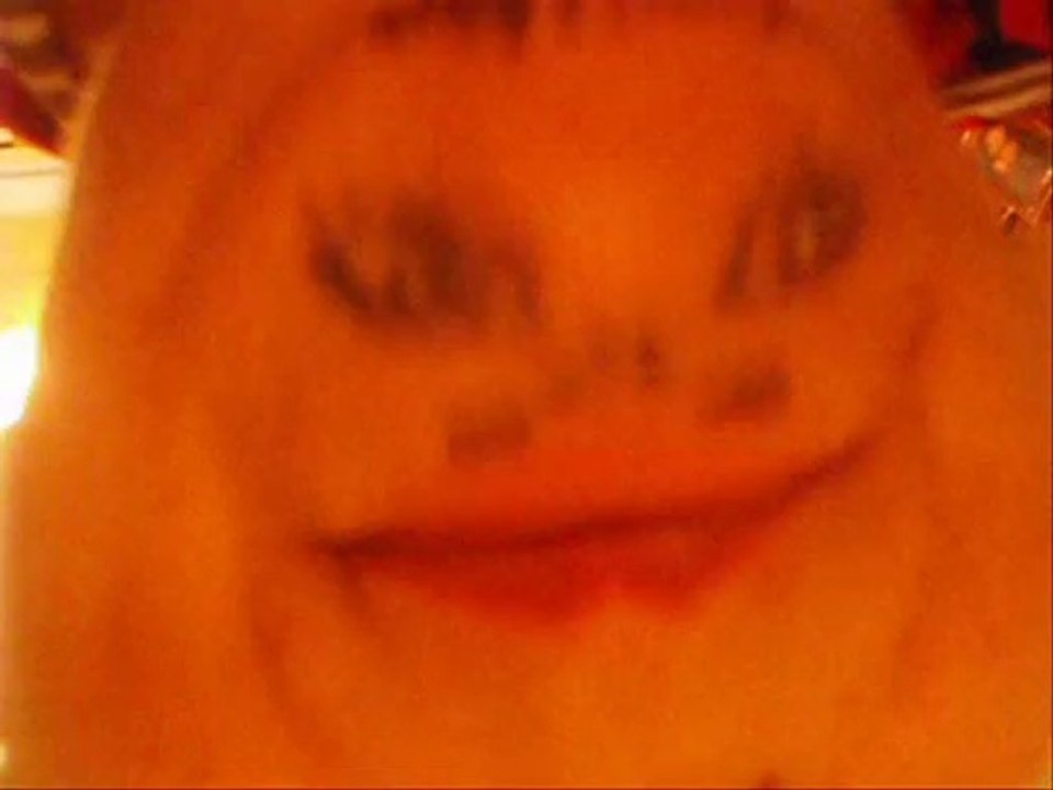 C'était nanou qui m'avait parlé de ce truc là.  Je vais refaire une petite vidéo pour Emma.  Laura ne comprendra pas encore le truc lol