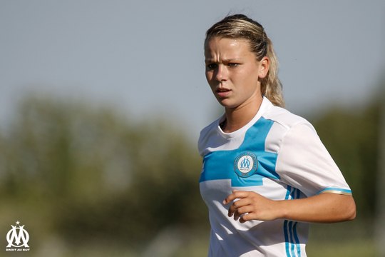 D1 féminine - Nîmes 0-6 OM : le but de Pauline Cousin (45+3e)
