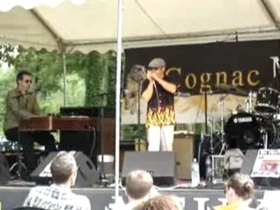 02 - Flyin' Saucers - Cognac Blues Passion 2007