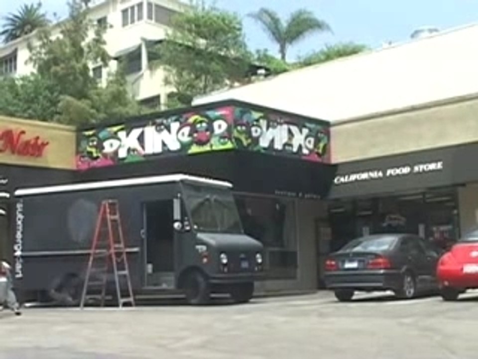 Chase paints KIN Boutique