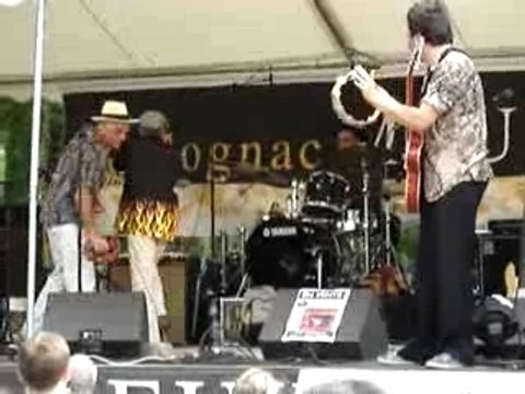 01 - Flyin' Saucers - Cognac Blues Passion 2007